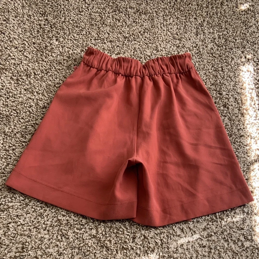 Lululemon short size 2